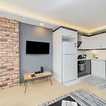 Lovely Central Apartment Near Beach In Muratpasa, Antalya
