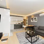 Lovely Central Apartment Near Beach In Muratpasa, Antalya
