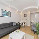 Fully Furnished Spacious Flat In Muratpasa