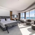 Golda Hotel