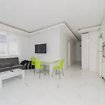 Furnished Flat W Balcony 2 Min To Beach In Antalya