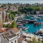 6-Kaleici Markantalya Shopping Center 5 Minutes