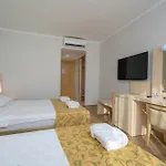 White Lilyum Hotel