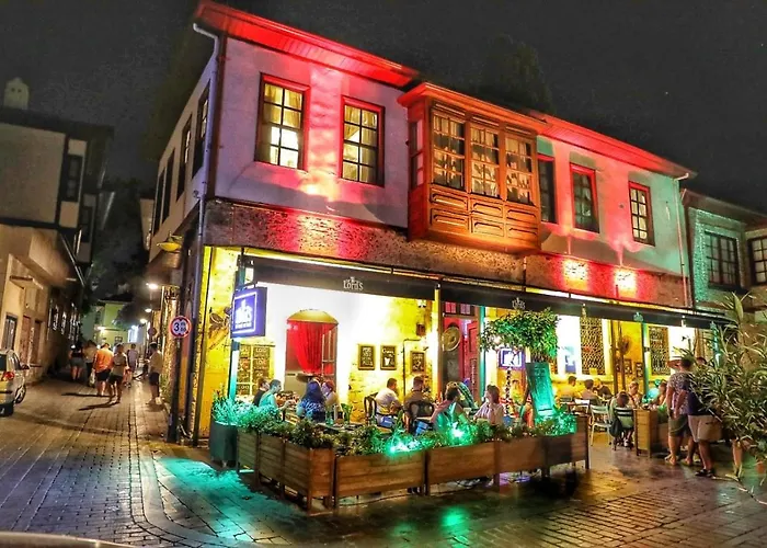 Lords Hostel&Pub