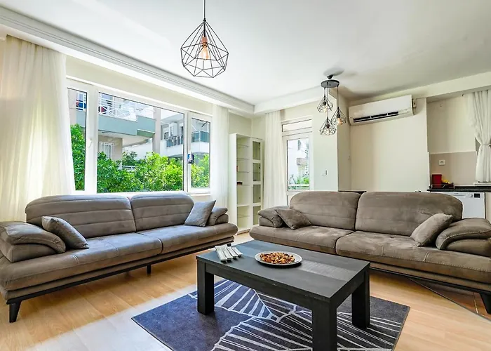 Charming Oasis With Balcony 3 Min To Beach