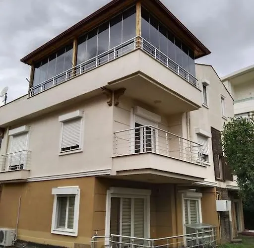 Denize Yakin Genis Villa