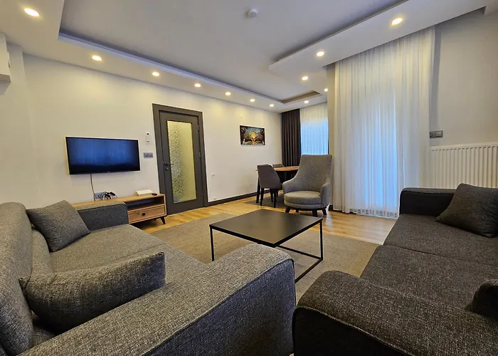 New Flat&Large Living Space 2-4 Near By Lara Beach