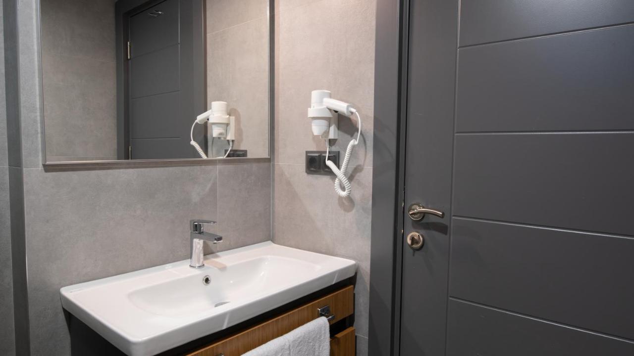 Opera Aparthotel 3*