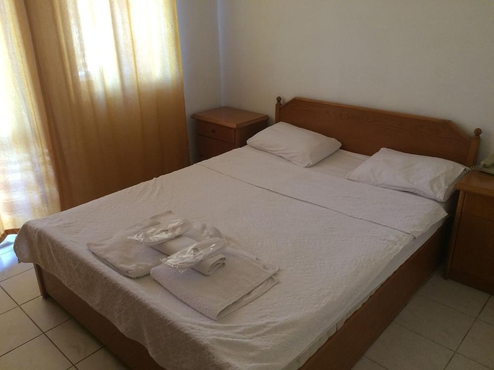 Helene Aparthotel