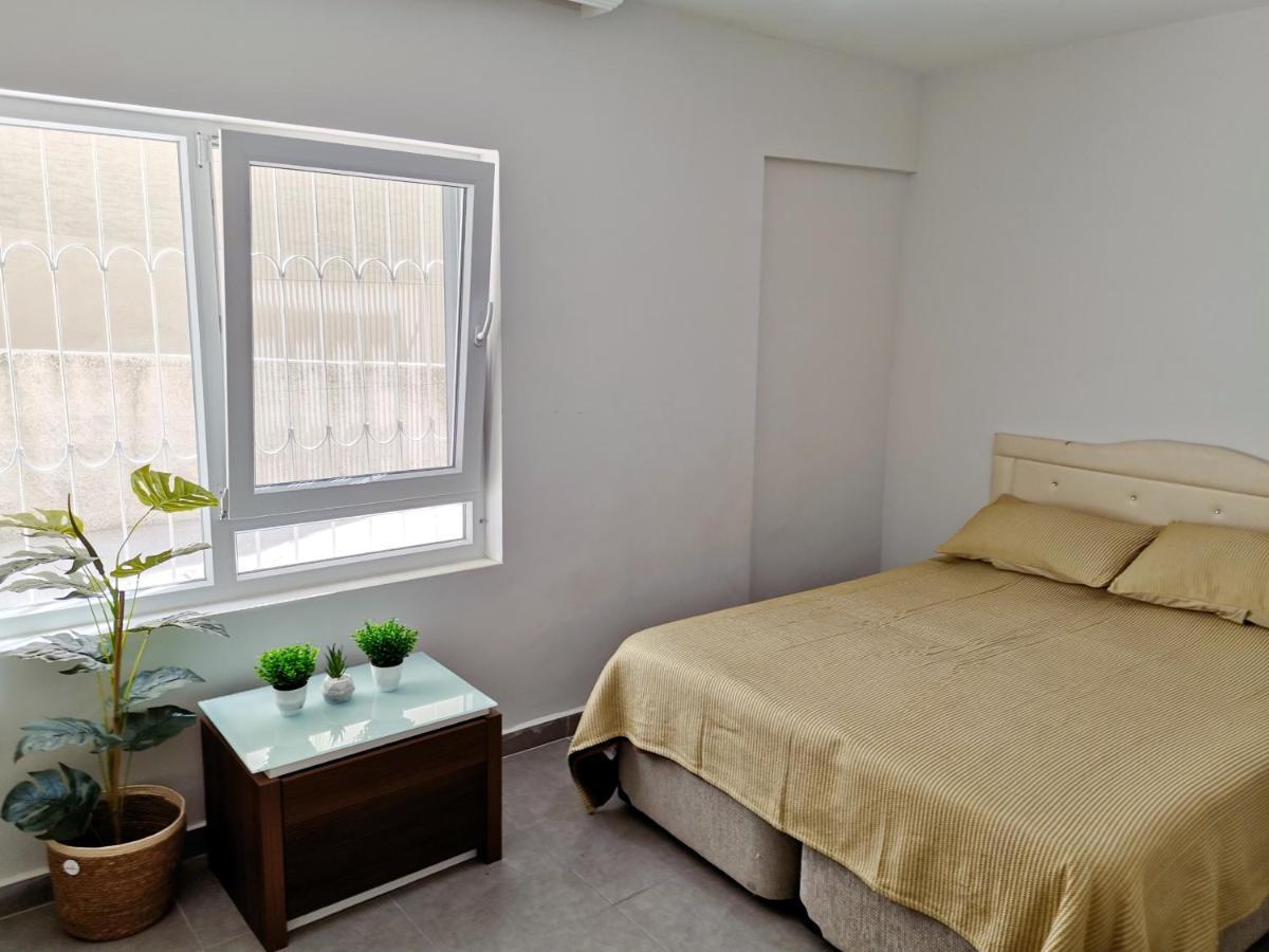 Central Location , Modern Family , Near Sea