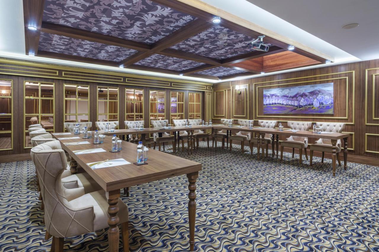 Elysium Otel 2*