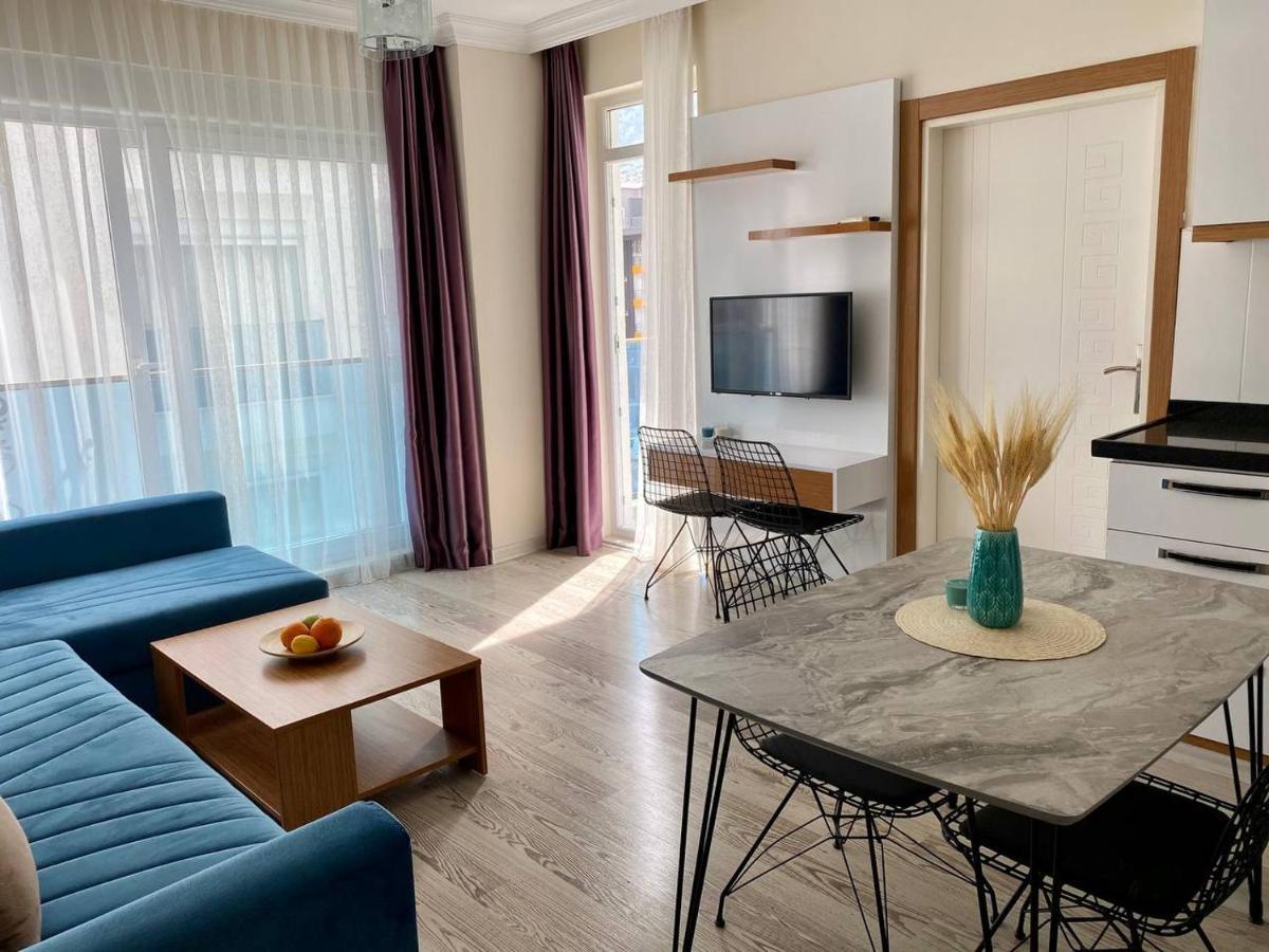 Lisva Aparthotel *
