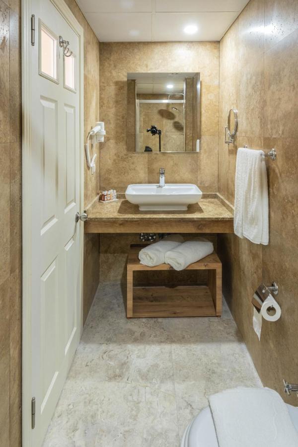 Hotel Der 4*