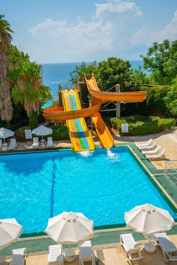 Otel Nazar 3*