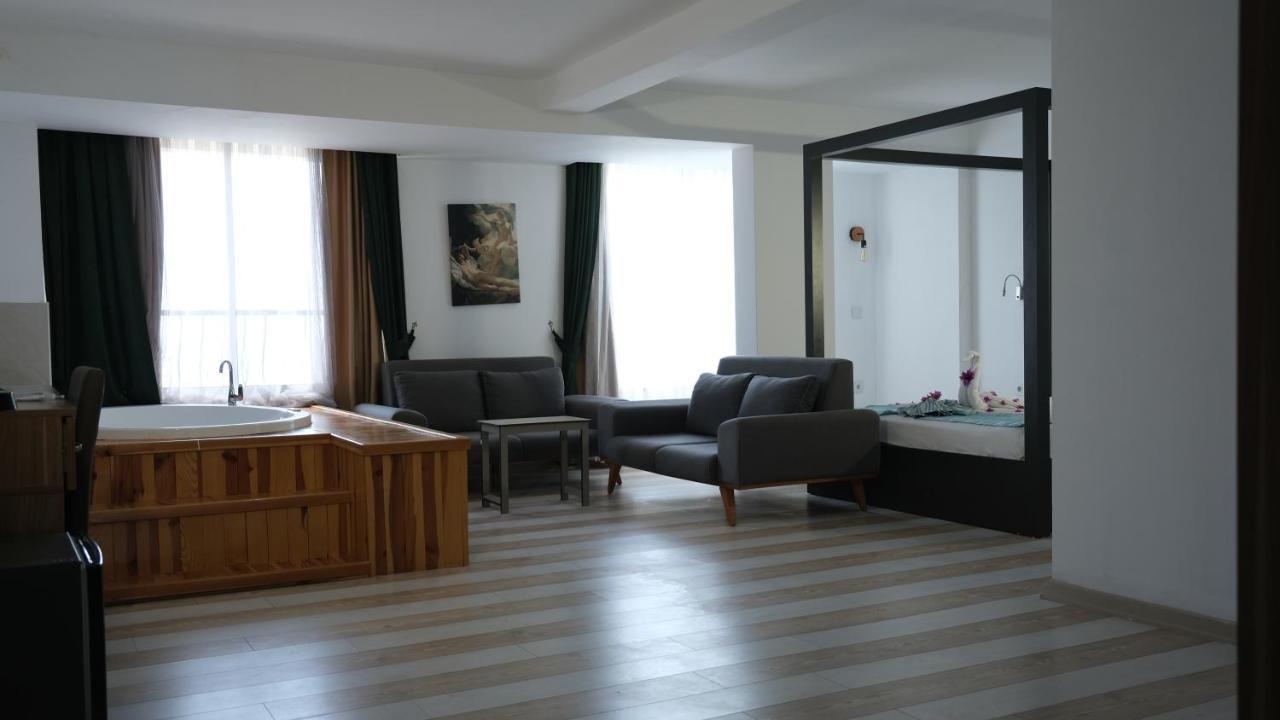 Hotel On