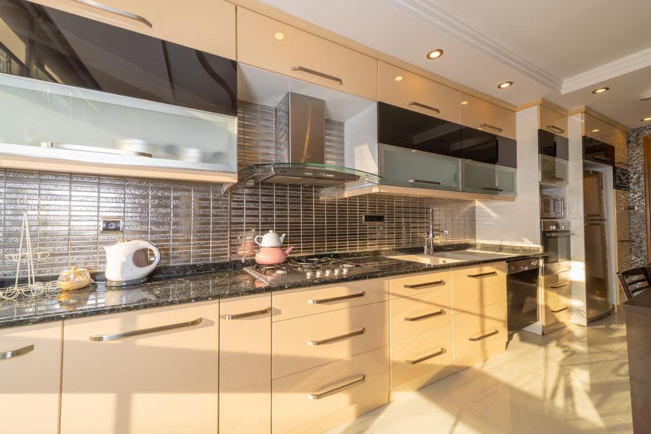 Exceptional Apartment With Sea View Near Mermerli Beach In Muratpasa, Antalya