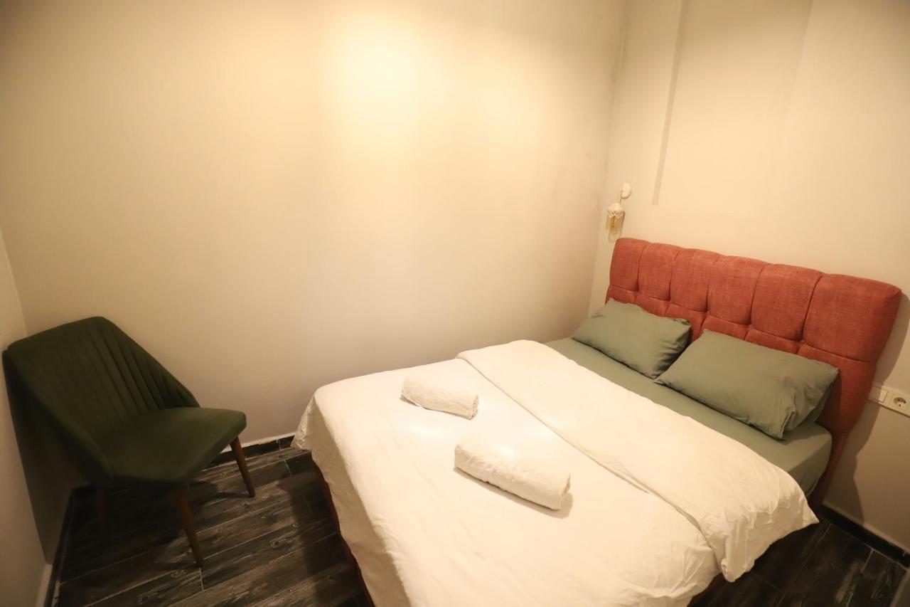 Gagarin Pub & Hotel *