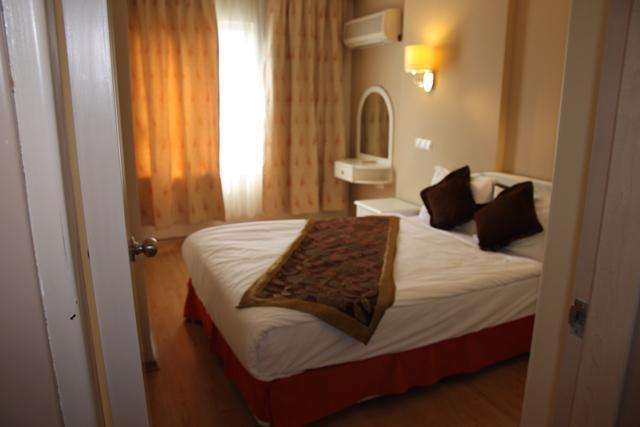 Hotel Laguna 3*