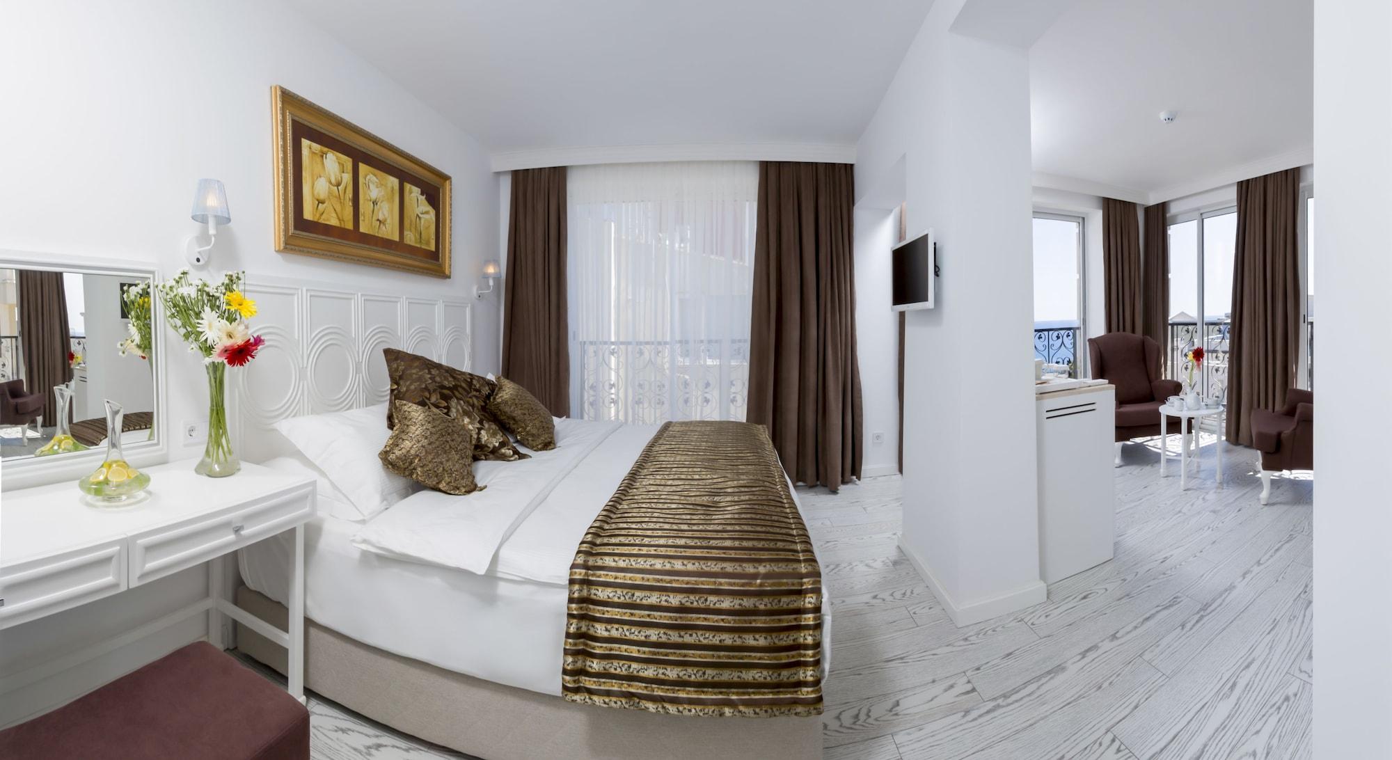 Hotel Wise & - Adults Only 3*