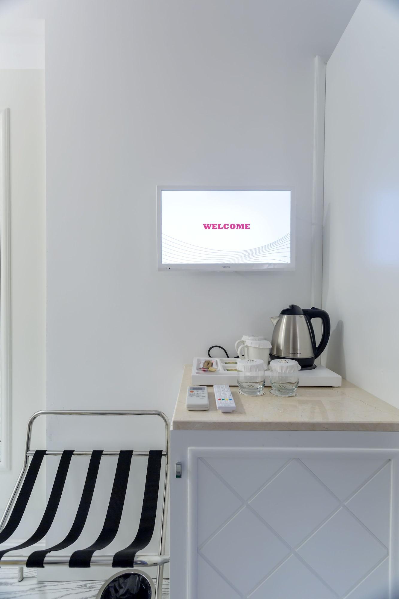 Wise & - Adults Only Hotel 3*