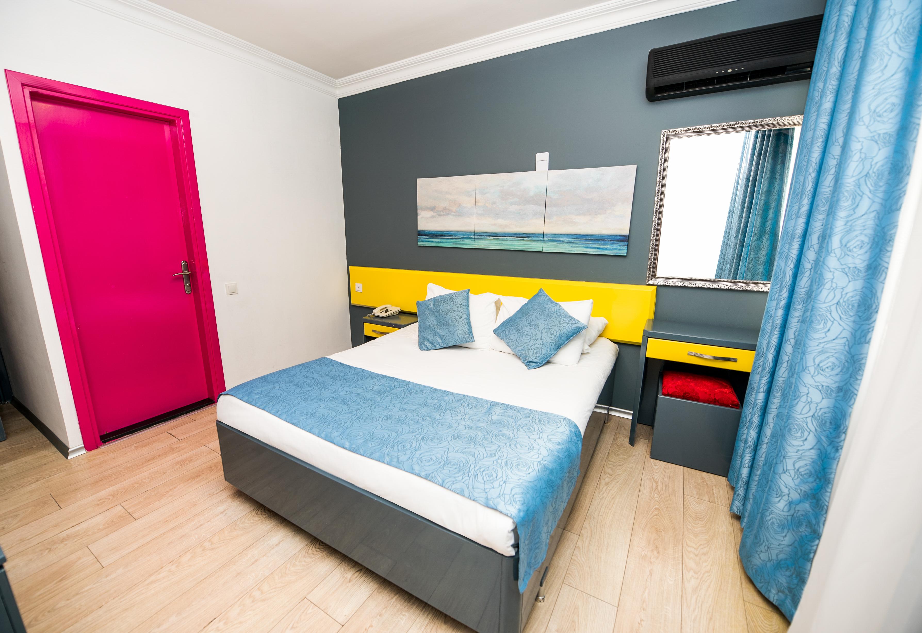 Hotel Mera Park