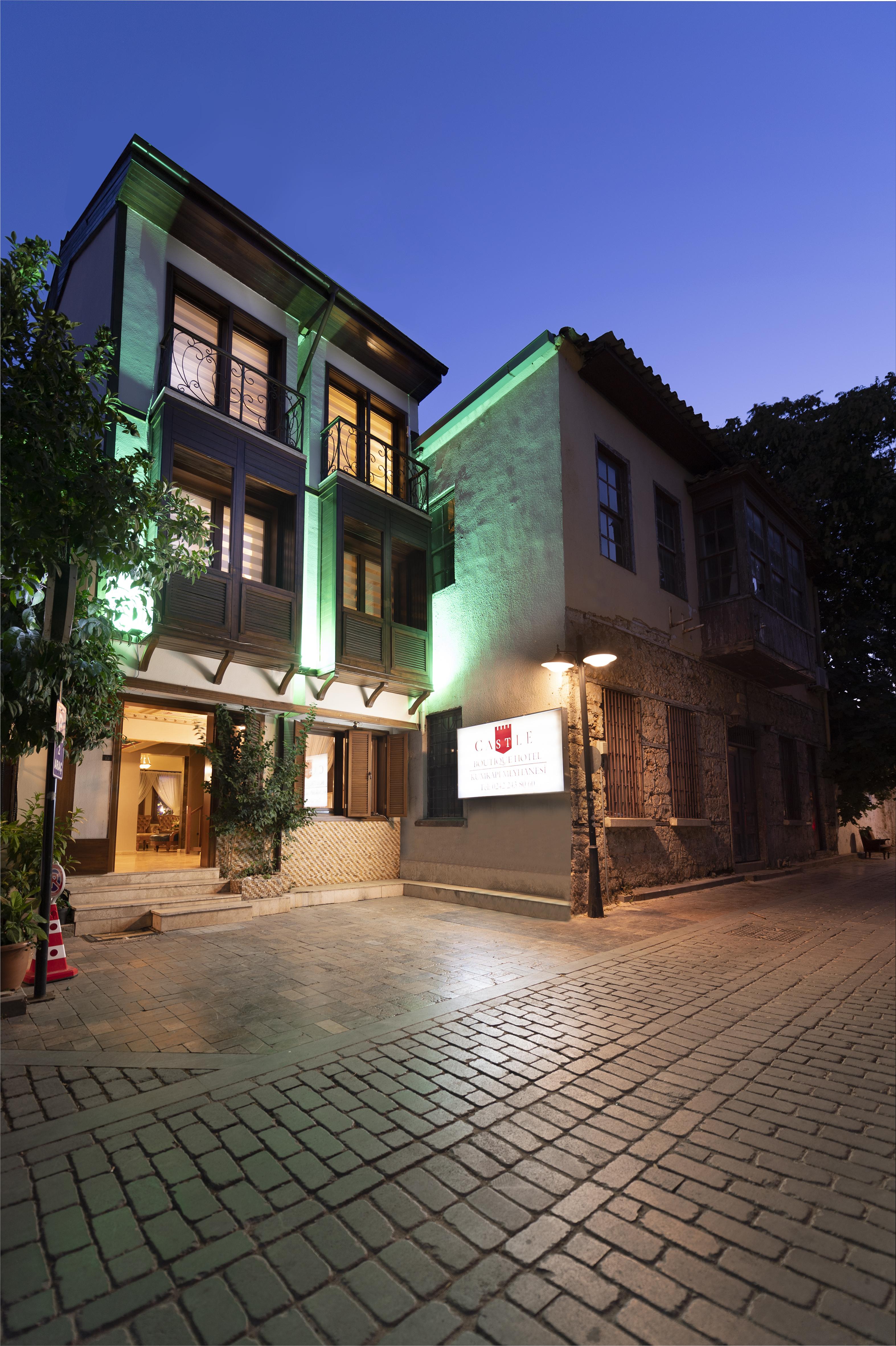 Castle Old Town Hotel