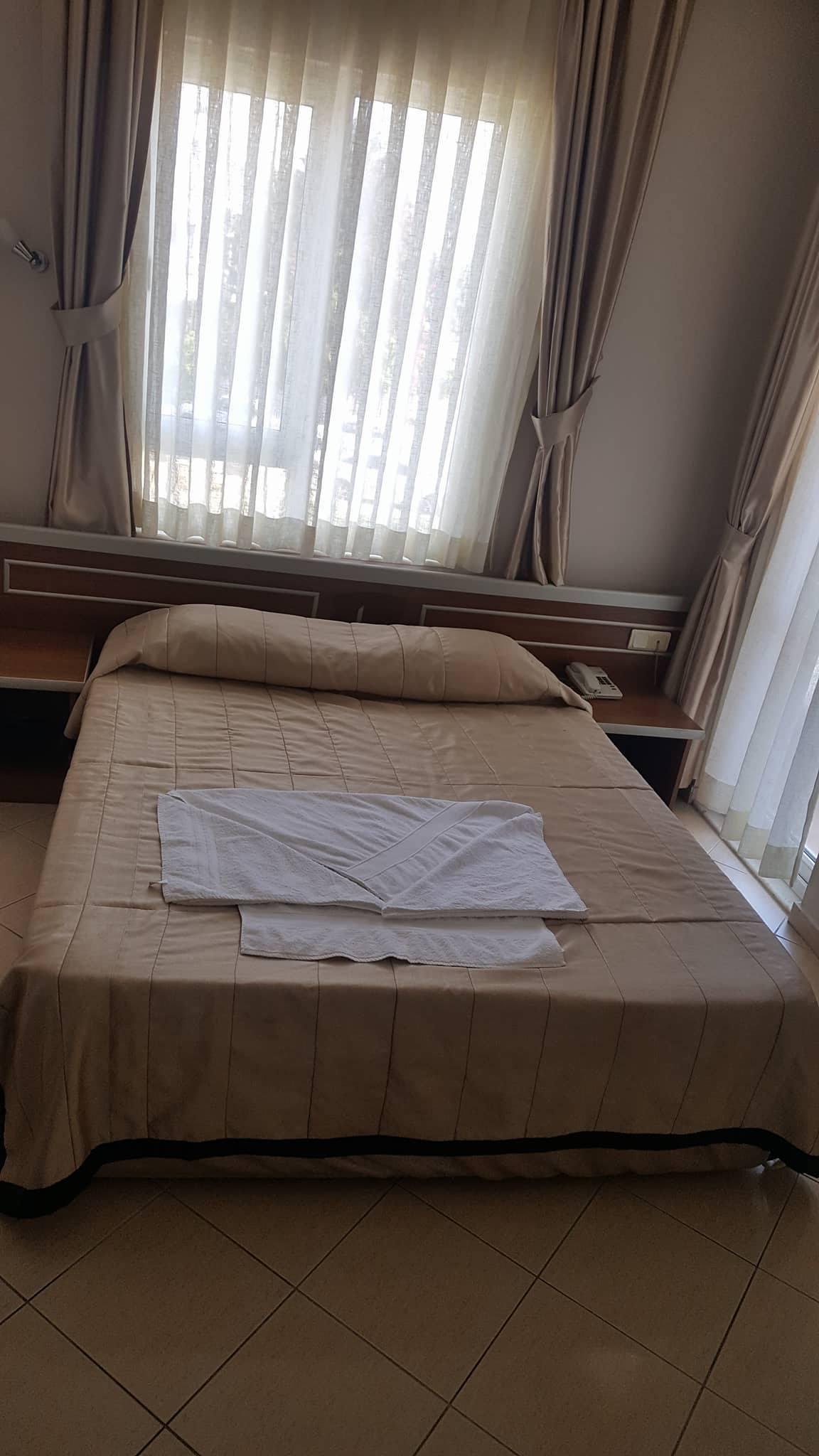 Lemon Hotel