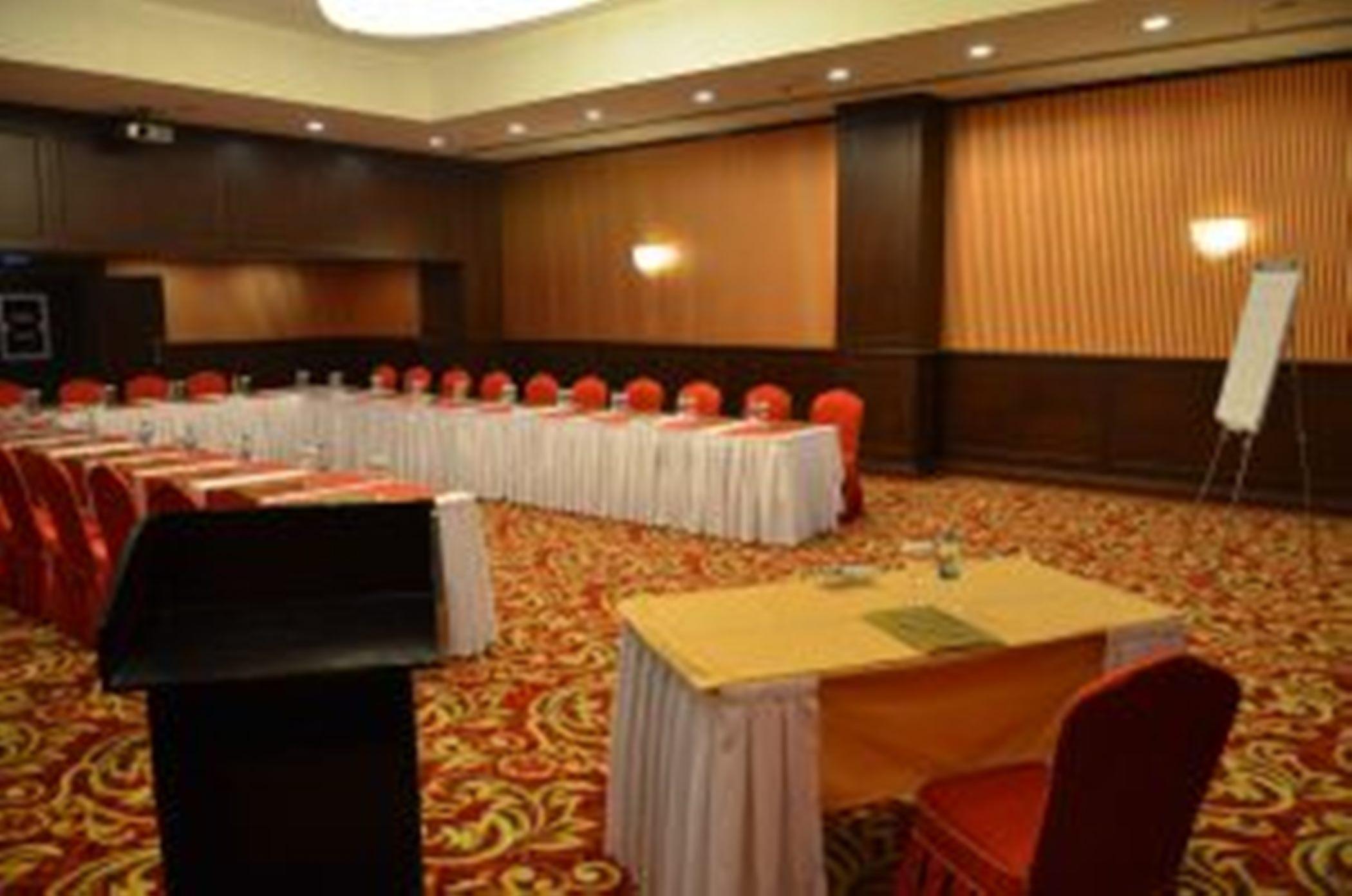 Hotel Latanya Palm & Airport 4*