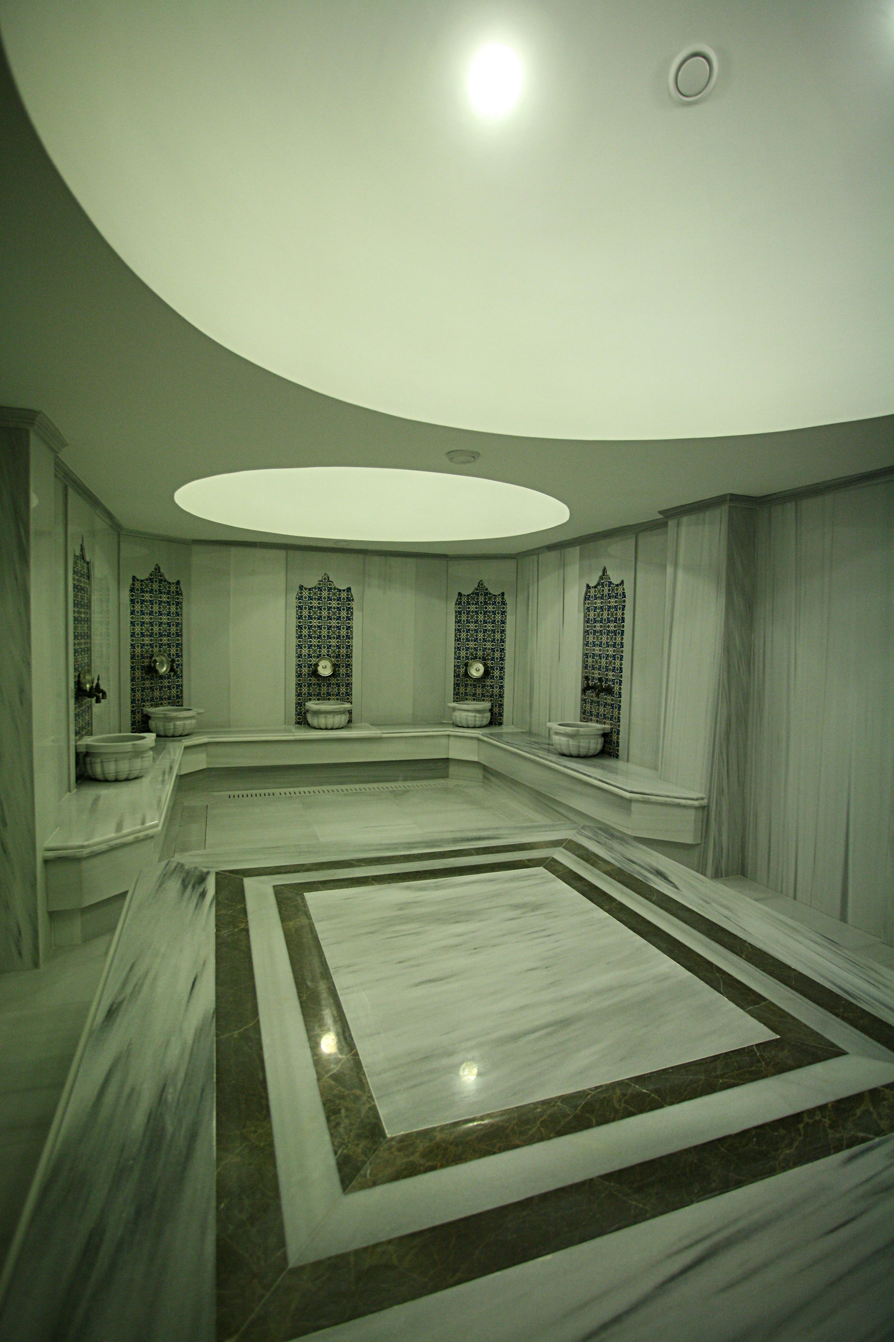 Latanya Palm & Airport Hotel