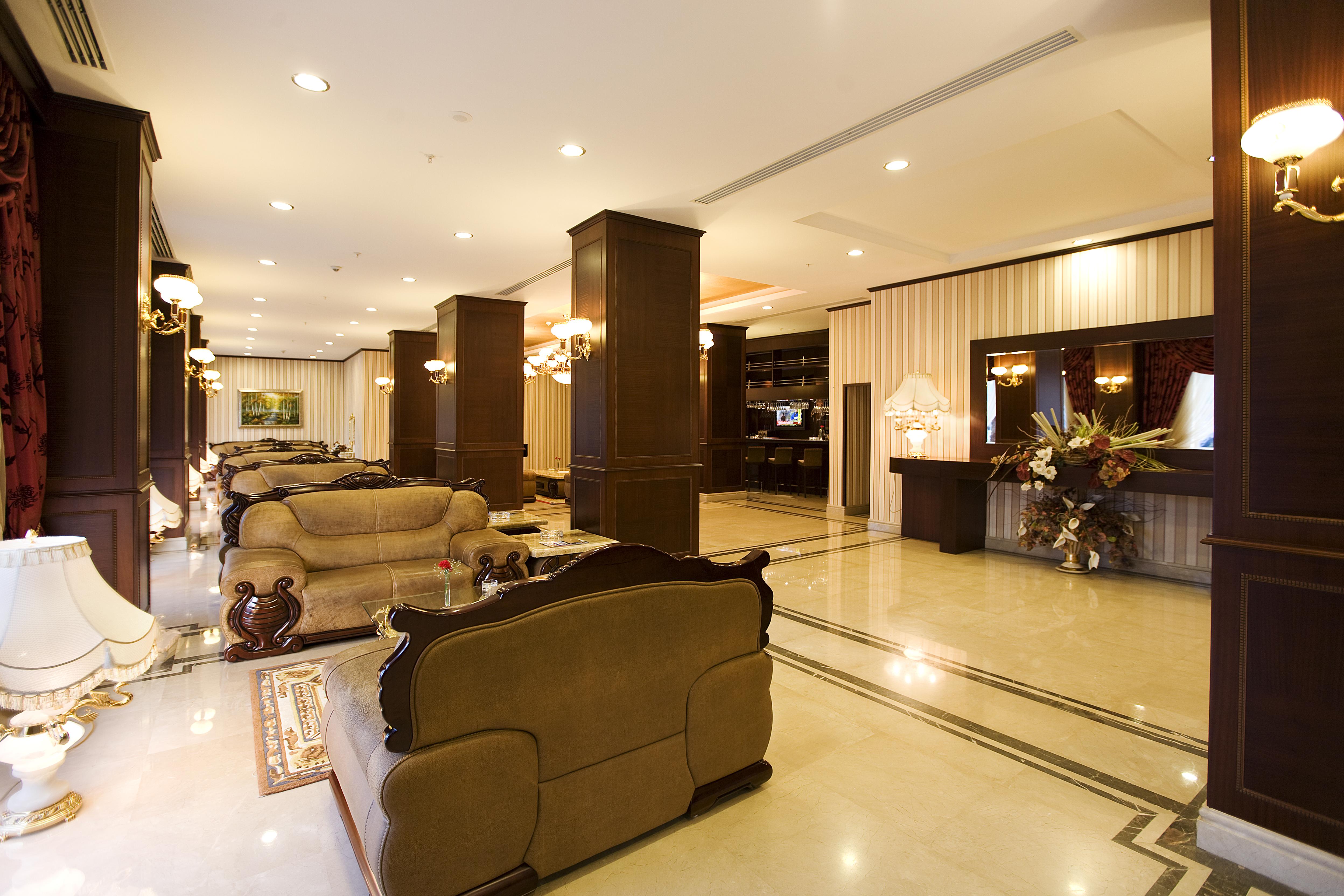 Latanya Palm & Airport 4*