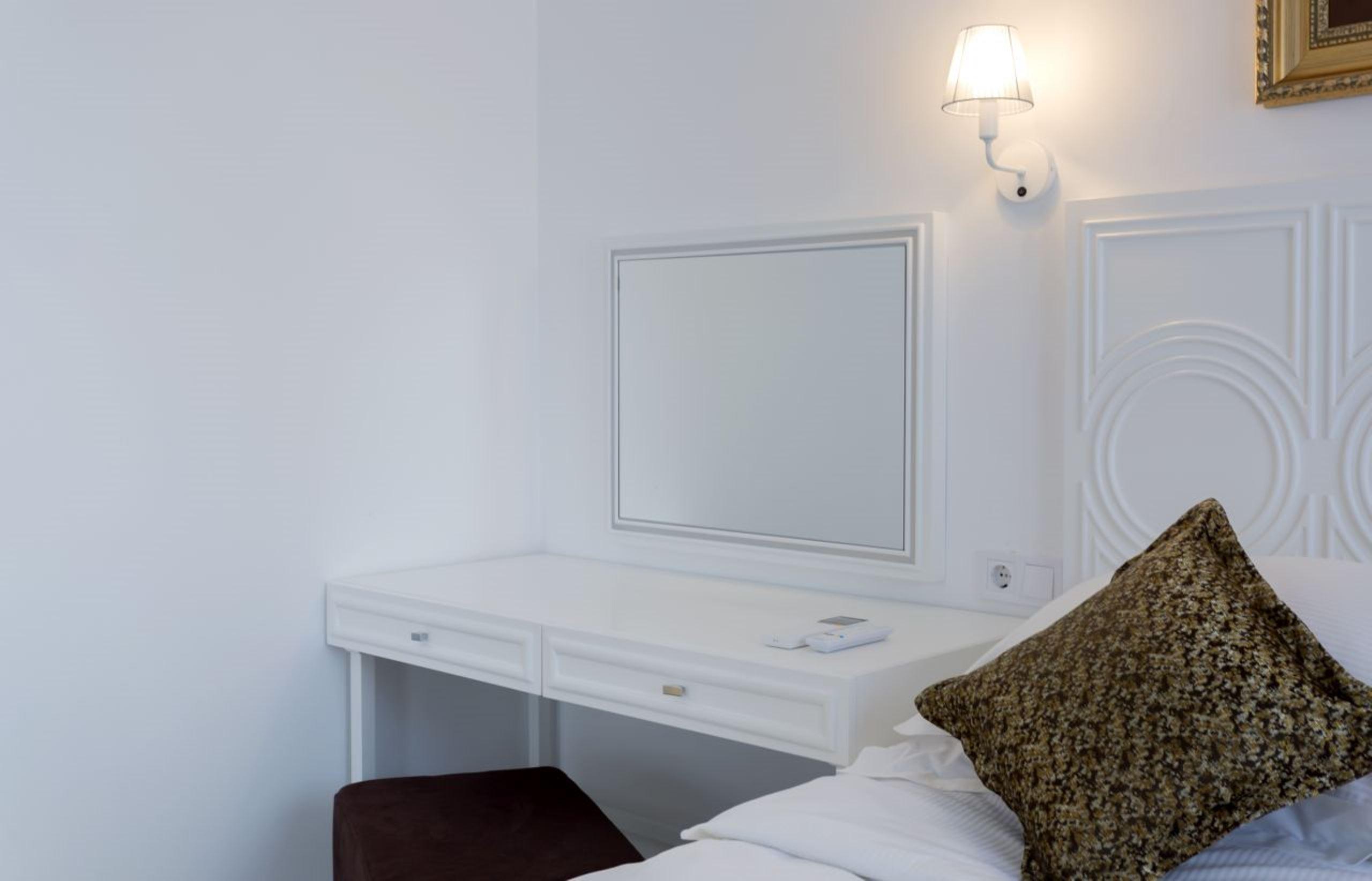 Hotel Wise & - Adults Only 3*