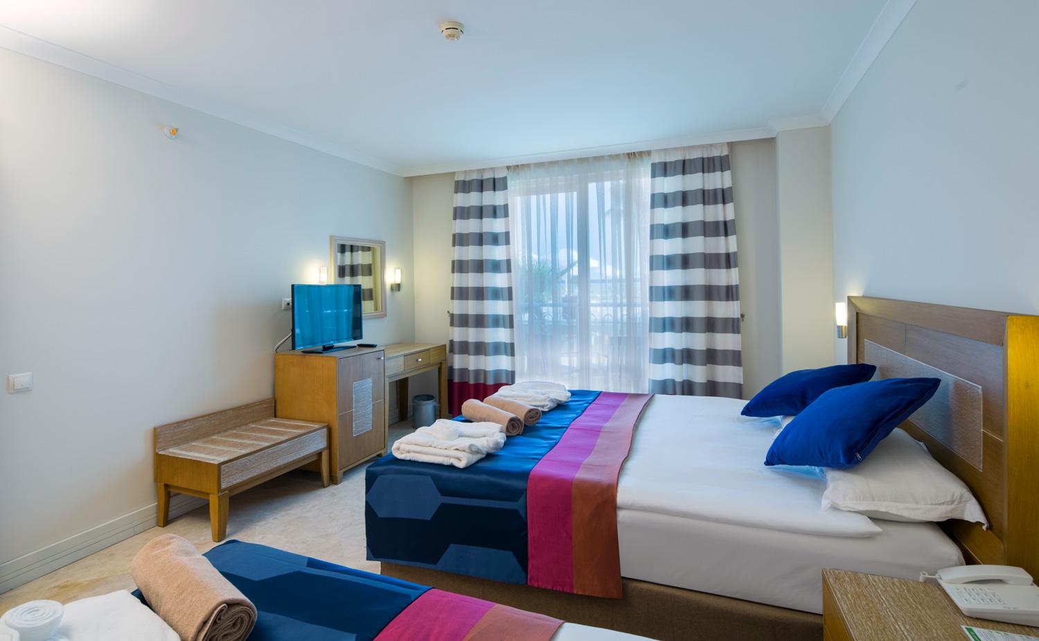 Hotel Crystal Boutique (adults Only) 5*