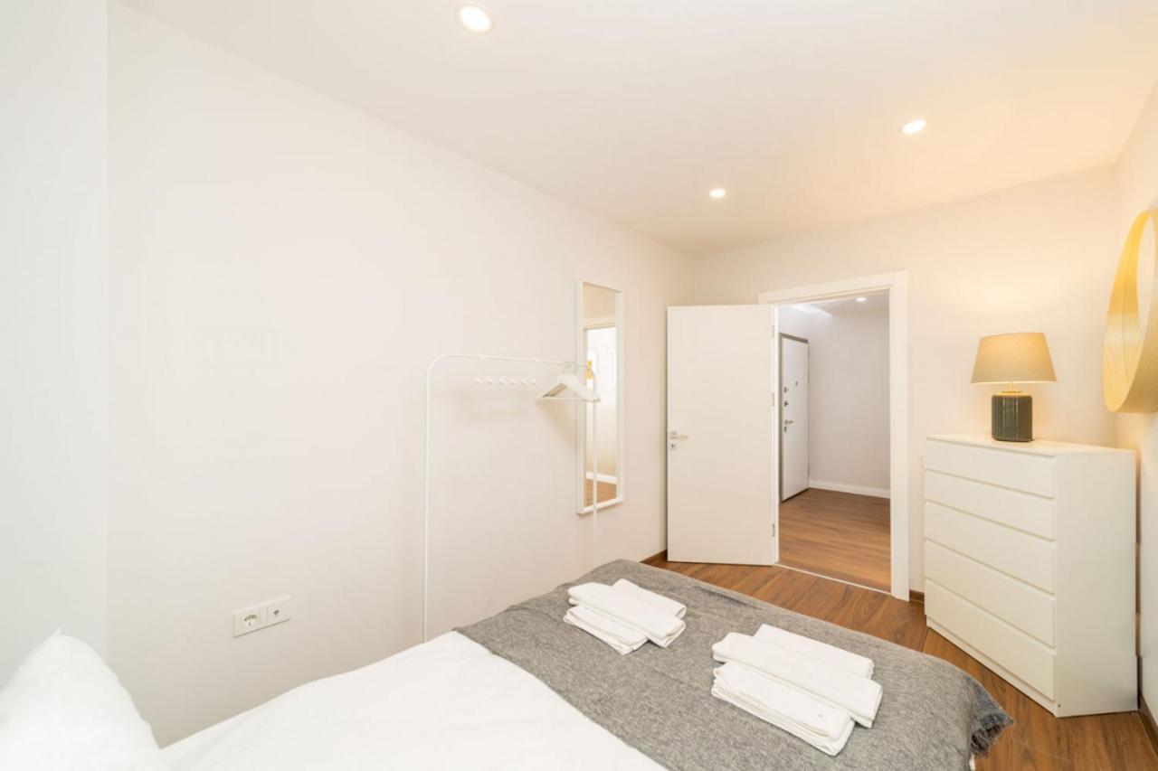 Central Flat With Balcony Near Sea In Muratpasa Apartment Antalya