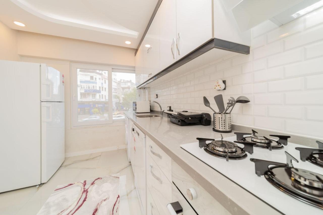 Fully Furnished Spacious Flat In Muratpasa *