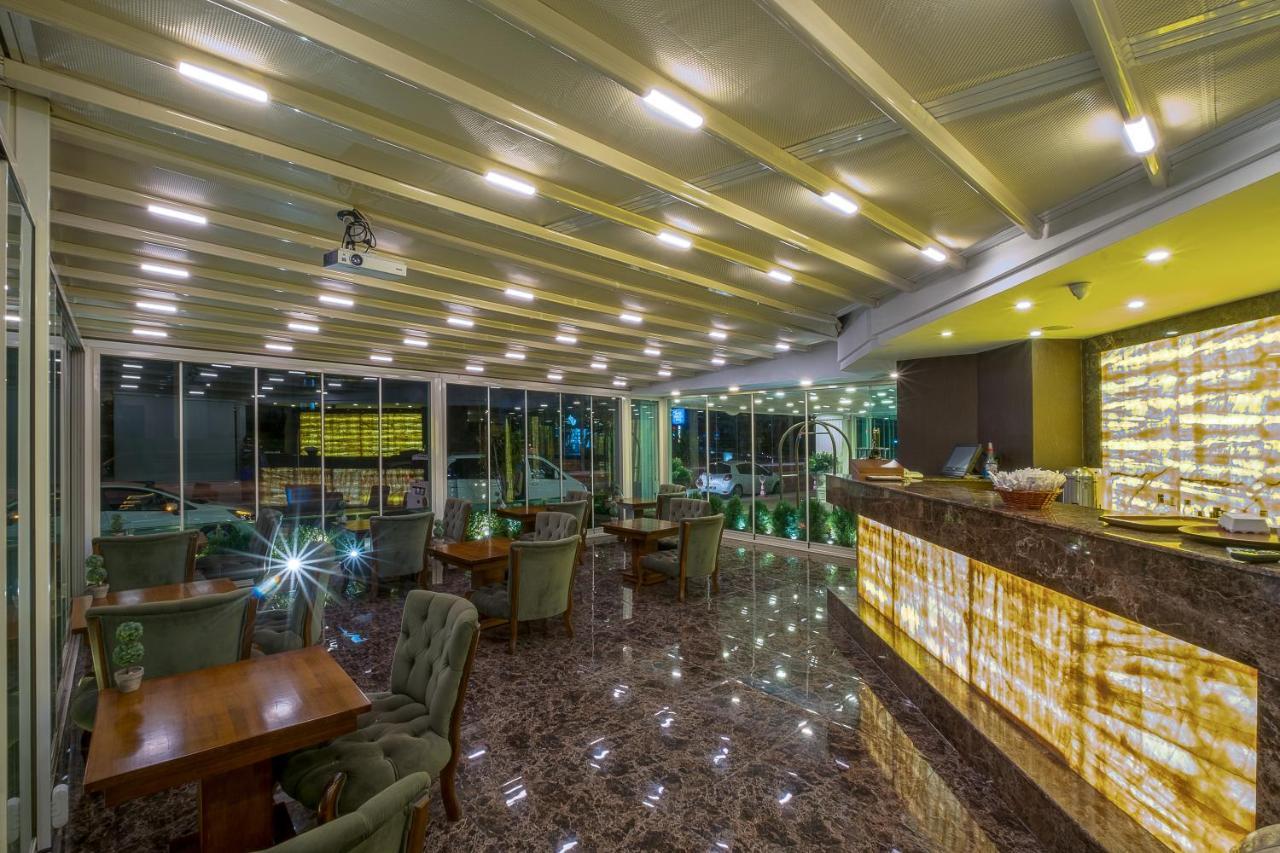Hotel S White 3*