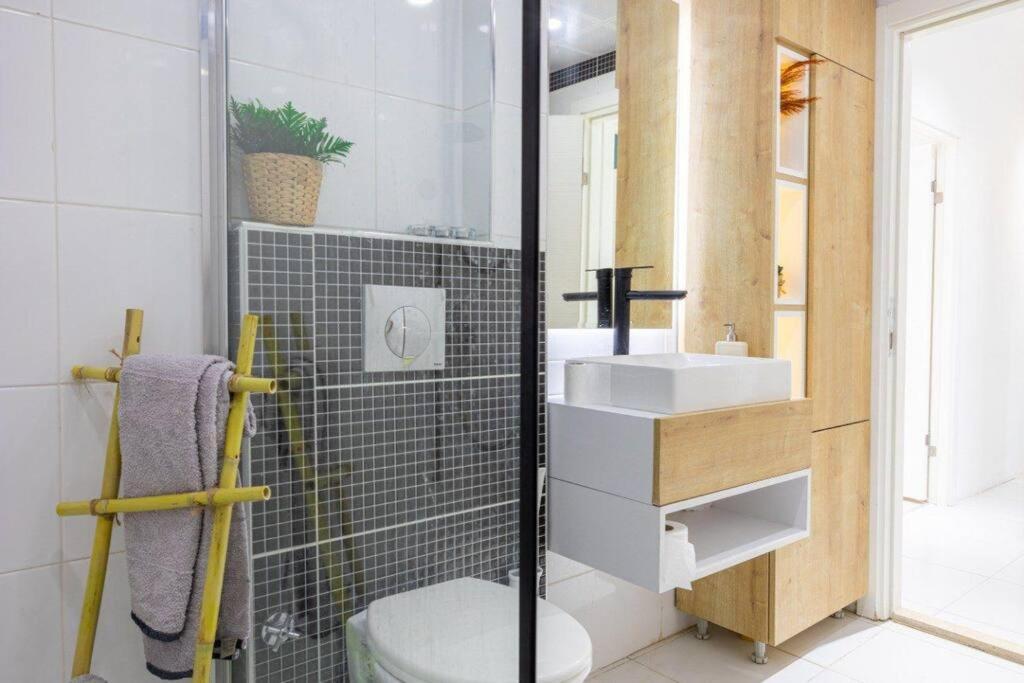Cozy Insta-worth 2br W King Bed Jamaa Apartment