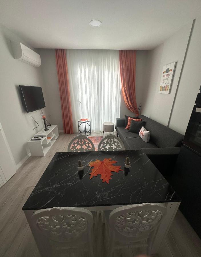 Apartment Havalimani Ve Avm Yakini Havuzlu Lux1+1 Ozel Fiyat *