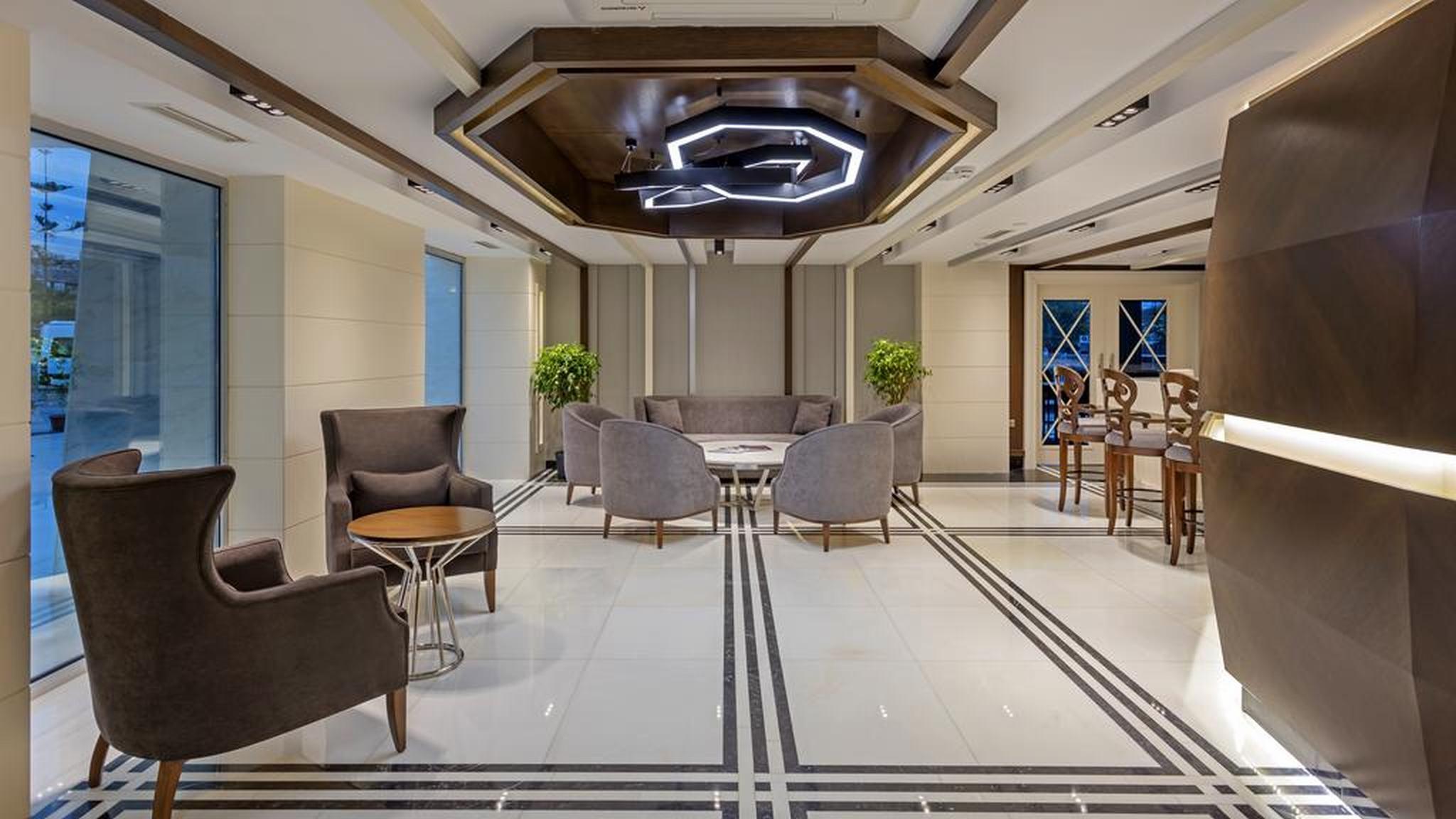 Hotel B Business &