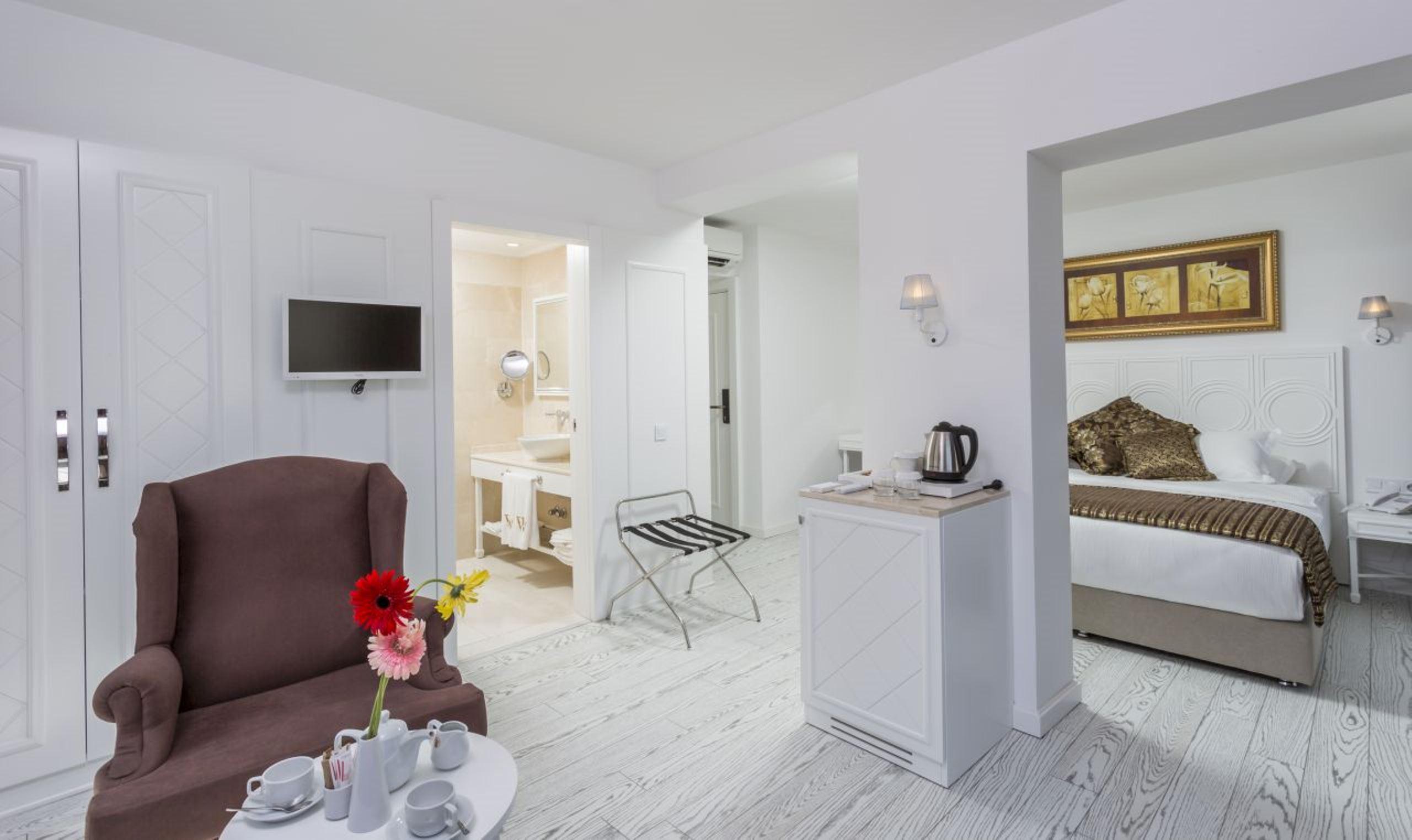 Wise & - Adults Only Hotel