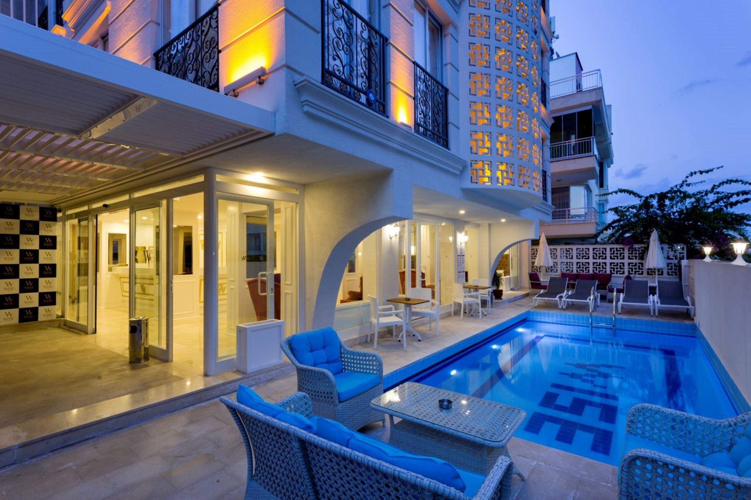 Hotel Wise & - Adults Only
