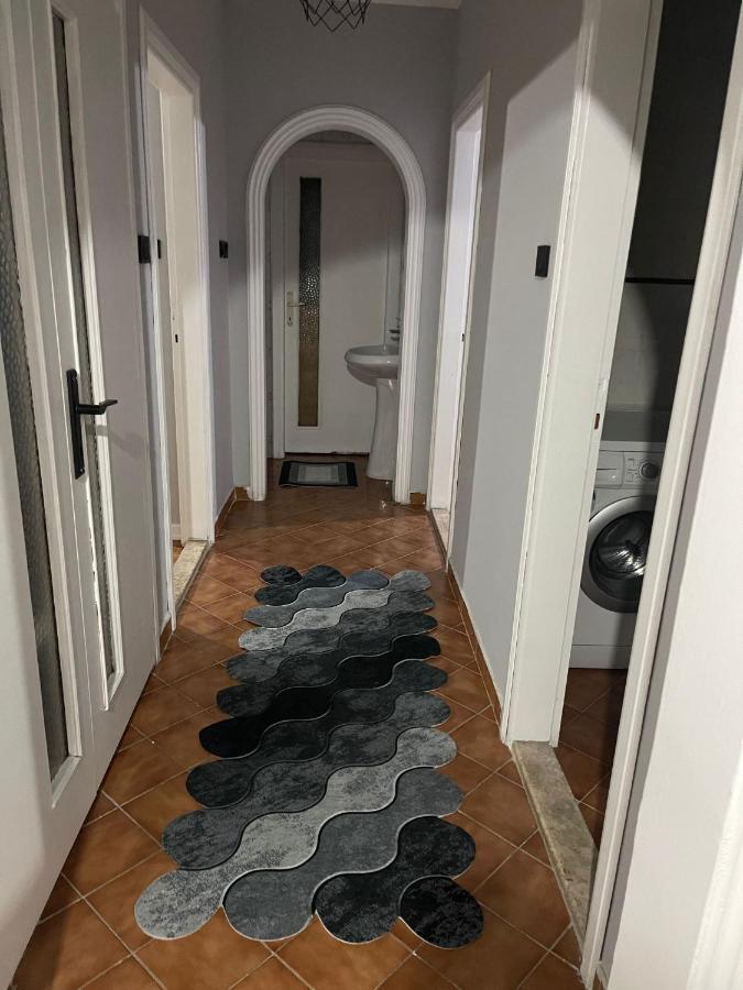 Sirinyali Denize 100 M Gunluk Daireler Daire Antalya