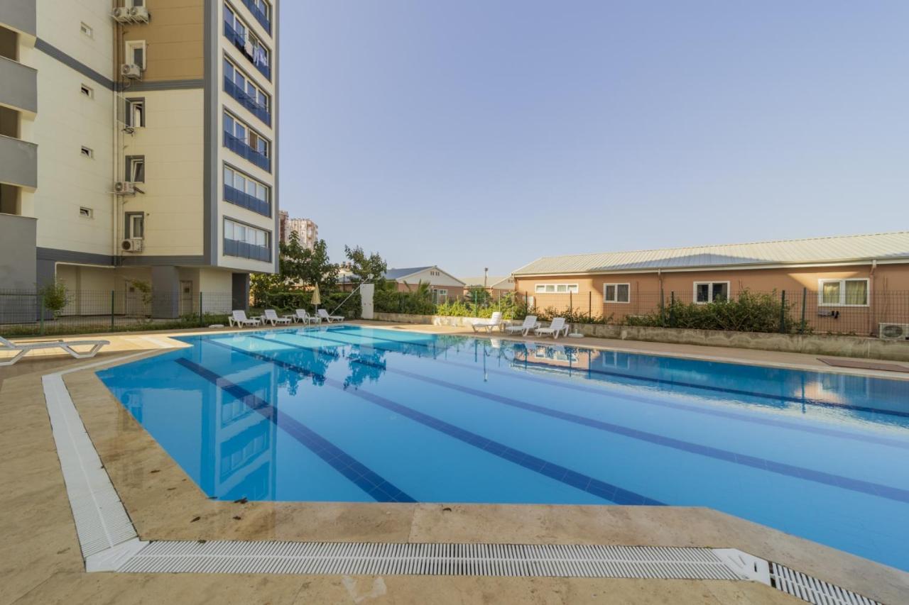 Luminous Flat W Shared Pool 5 Min To Lara Apartment