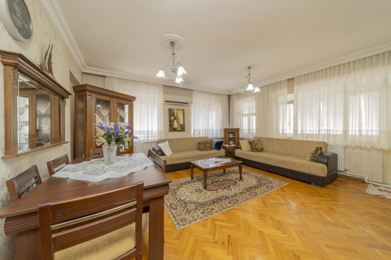 Cozy Flat W Balcony 10 Min To In * Antalya
