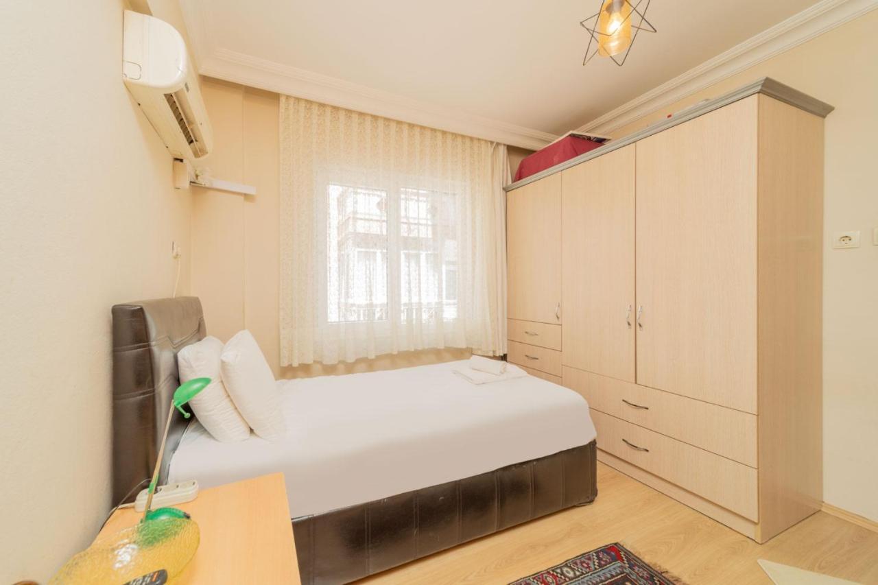 Cozy Flat W Balcony 10 Min To In Apartment