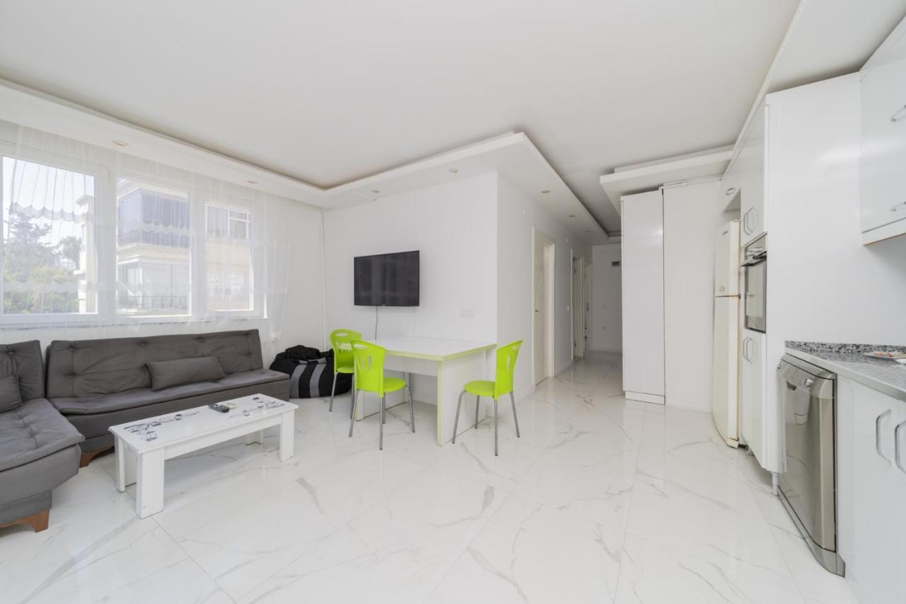 Furnished Flat W Balcony 2 Min To In Daire Antalya