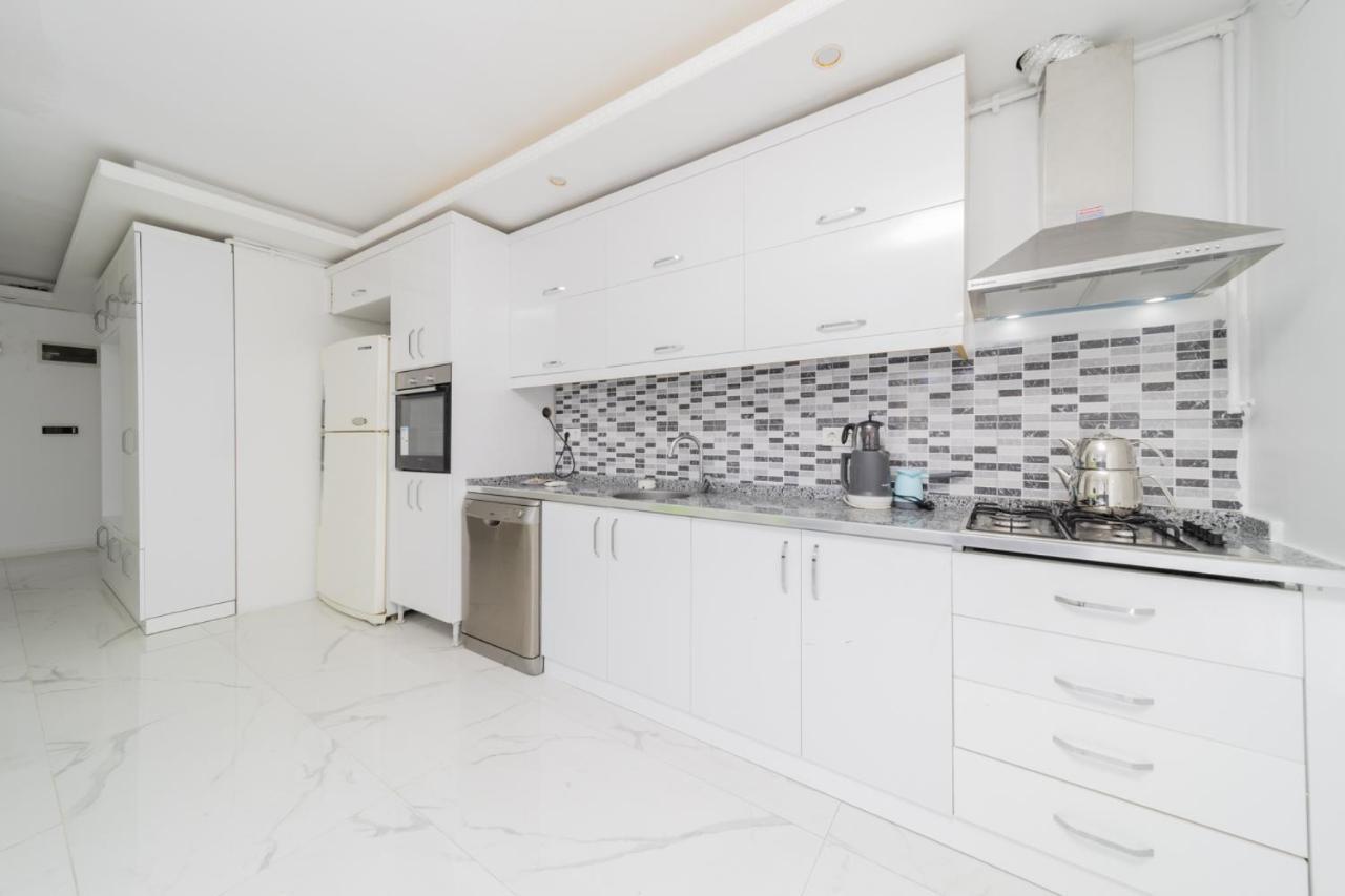 Furnished Flat W Balcony 2 Min To In Antalya