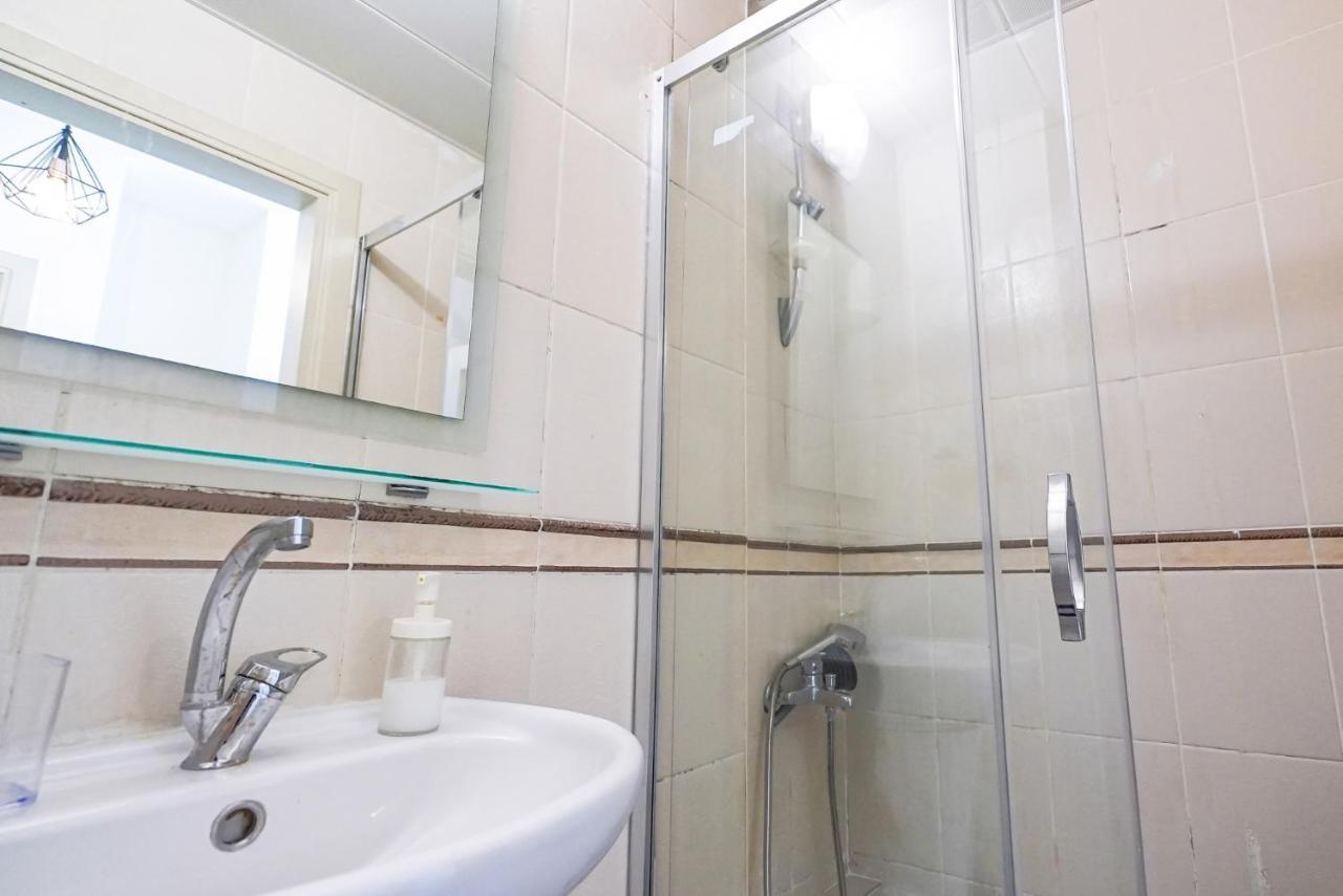 Apartment Charming Oasis With Balcony 3 Min To Antalya