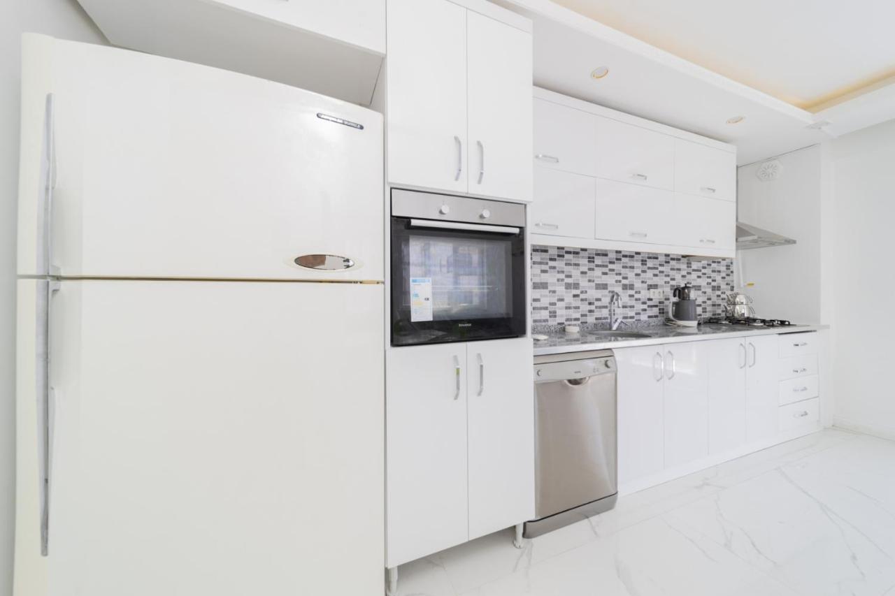 Daire Furnished Flat W Balcony 2 Min To In