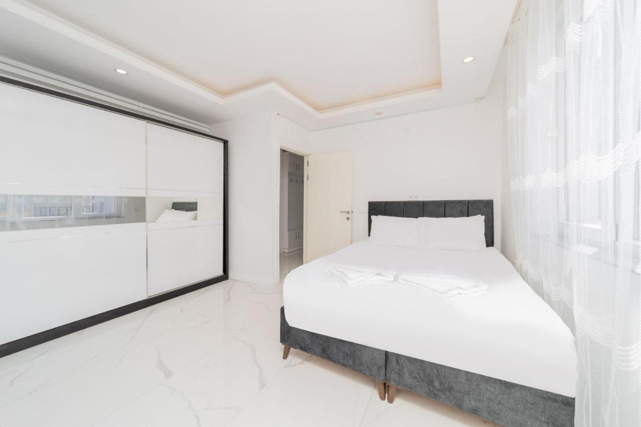 Furnished Flat W Balcony 2 Min To In Antalya