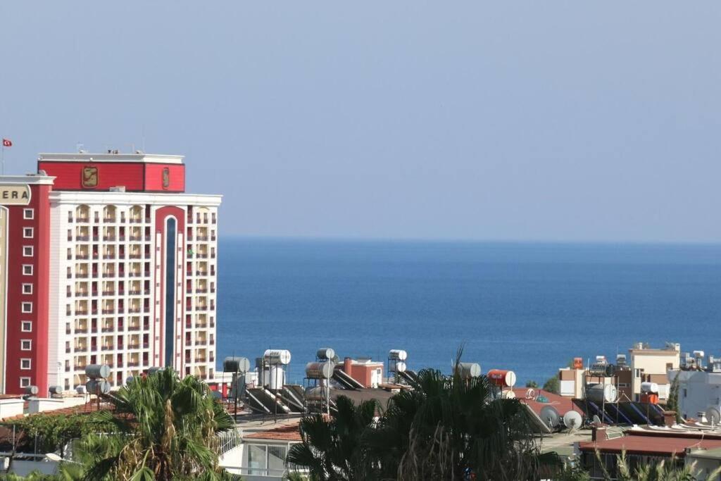 Deniz Manzarali Genis Daire Apartment Antalya
